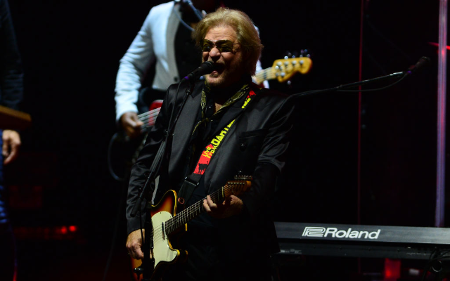 Daryl Hall Was Asked to Join Van Halen When David Lee Roth Left?